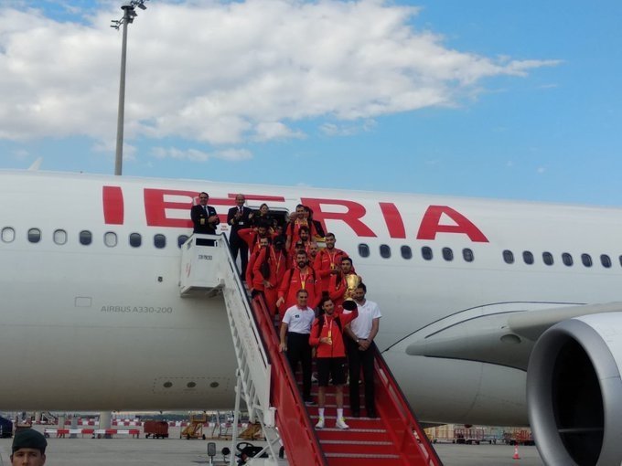 ep la seleccion espanola de baloncesto a su llegada a madrid tras conquistar el mundial de china