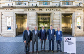 ep los miembros de la junta de la asociacion de accionistas minoritarios de banco sabadell ante la