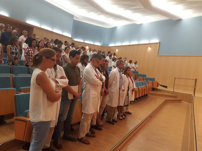 Minuto de silencio en el hospital de Valme. | JUNTA DE ANDALUCÍA. ep minutosilenciohospitalvalme