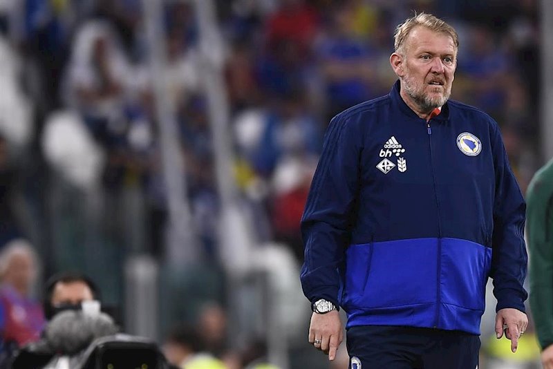 ep robert prosinecki dirigiendo a bosnia