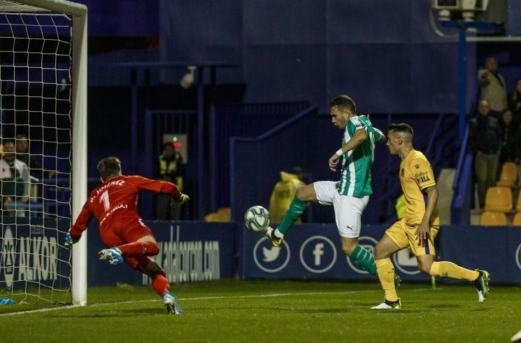 ep un lance del partido entre alcorcon y racing de santander