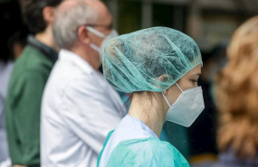 ep una sanitaria del hospital severo ochoa de leganes durante el homenaje al enfermero de quirofano