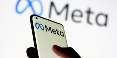 un smartphone avec le logo meta 20240316170253 