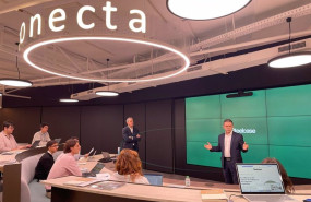 ep alejandro pocina presidente de steelcase iberia durante la presentacion del informe revela 2024