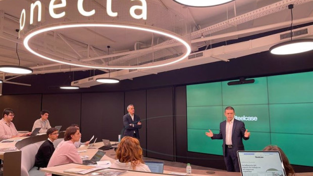 ep alejandro pocina presidente de steelcase iberia durante la presentacion del informe revela 2024