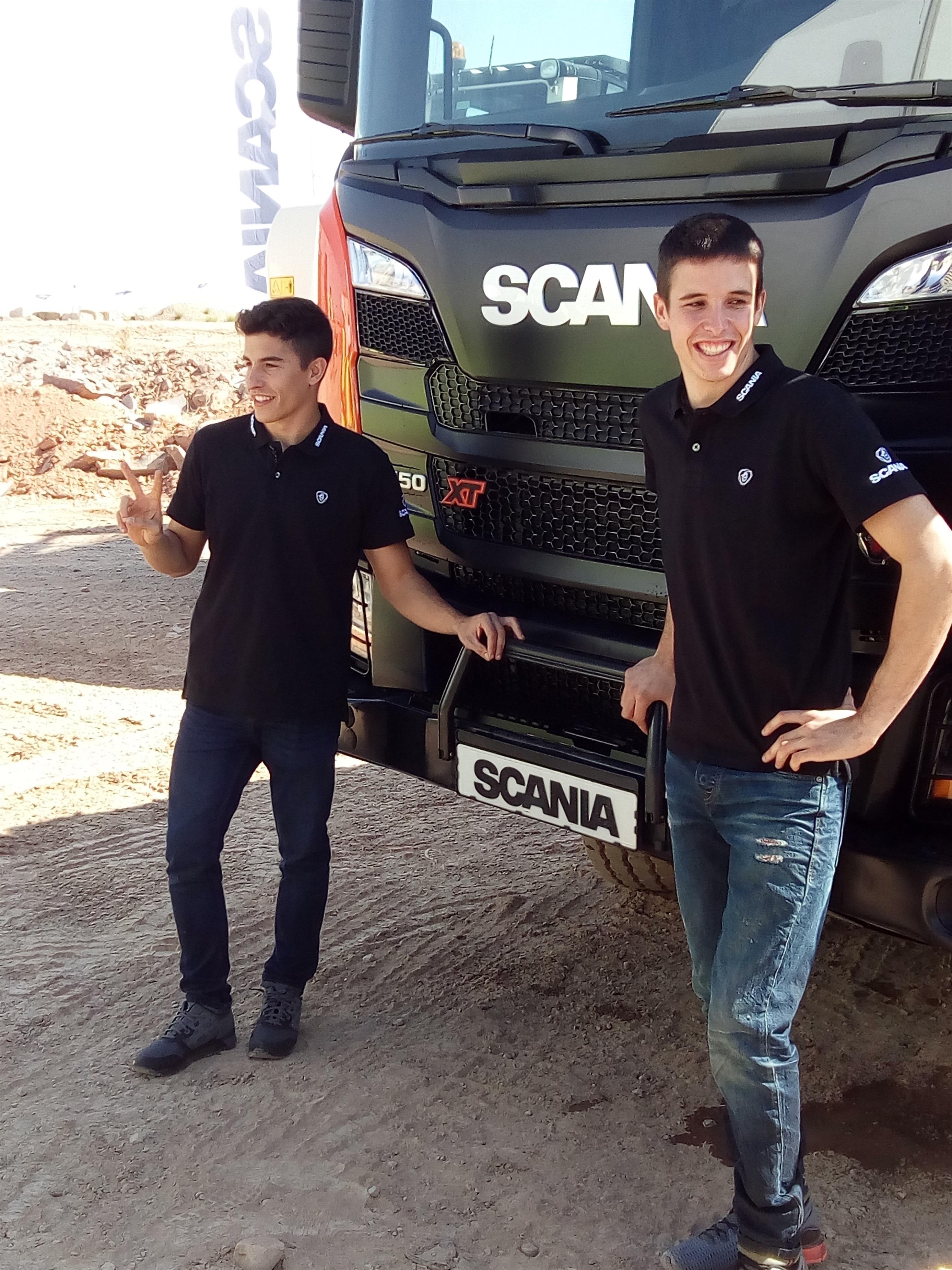 Álex Márquez y Marc Márquez en un acto publicitario de Scania | EUROPA PRESS ep alex marquezmarc marquezun acto publicitarioscania