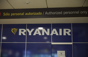 ep archivo   carteles indicadores de ryanair en el aeropuerto adolfo suarez madrid barajas a 23 de