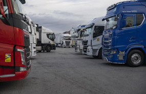 ep archivo   varios camiones estacionados en las inmediaciones de mercabarna tras una convocatoria