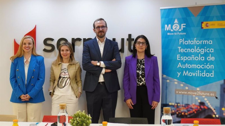 (De Izq A Der): Carolina López, Responsable De Comunicación De Sernauto, Cecilia Medina, Coordinadora De M2F, Vicente Milanés, Jefe De Software Y Tecnología En Grupo Renault Y Ana Paúl, Directora De Innovación Tecnológica En CTAG. | SERNAUTO ep de izq a der carolina lopez responsable de comunicacion de sernauto cecilia medina coordinadora