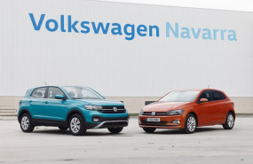 ep dos vehiculos de volkswagen en la planta de la marca en navarra