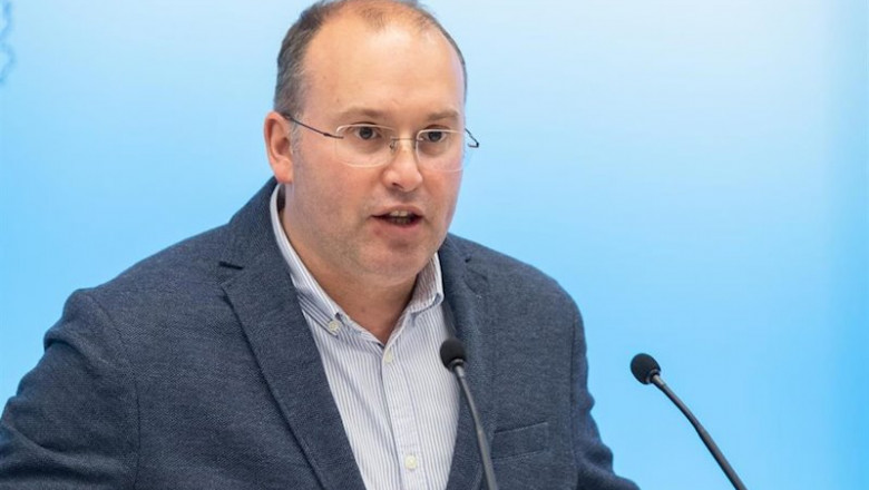 ep el secretario xeral del ppdeg miguel tellado en la rueda de prensa