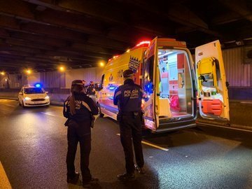 ep imagen de dos policias municipales en el tunel de doctor esquerdo