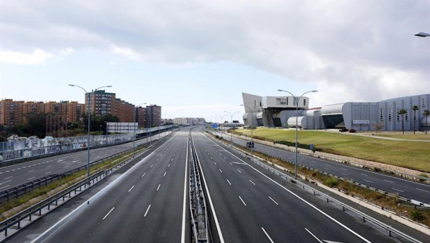 ep la autovia del mediterraneo o a-7 en malaga sin trafico por el estado de alarma decretado por la