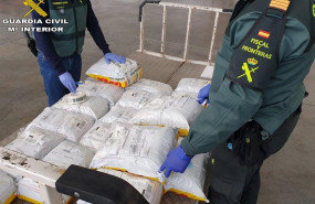 ep la guardia civil incauta 11000 mascarillas quirurgicas en el aeropuerto de gran canaria