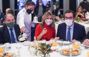 ep la vicepresidenta segunda y ministra de trabajo y economia social yolanda diaz conversa con el