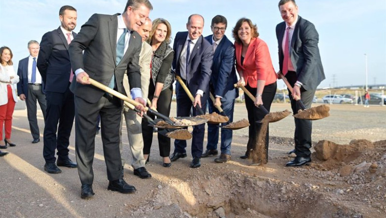 La vicepresidenta tercera del Gobierno y ministra para la Transición Ecológica y el Reto Demográfico, Teresa Ribera; el presidente del Gobierno de Castilla-La Mancha, Emiliano Garcia-Page, y el alcalde de Guadalajara, Alberto Rojo, | EUROPA PRESS ep la vicepresidenta tercera del gobierno y ministra para la transicion ecologica y el reto 20221028170603