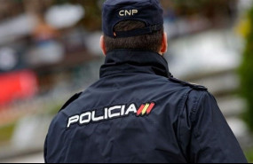 ep sucesos- detenidohombrealziraamenazo aexparejaenviarle gente peligrosa sivolvia con el