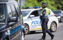 ep un agente de la policia municipal de madrid en un control policial en una de las salidas de la