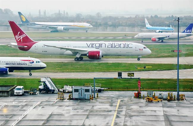 Un 'Dreamliner' de Virgin en Heathrow | INDRA ep un dreamliner de virginheathrow