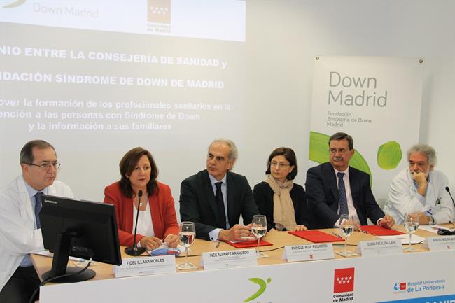 Un momento de la firma | DOWN MADRID ep un momentola firma