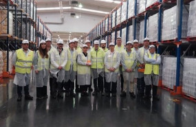 ep visita de la consejera de industria leticia garcia a la planta de acor en olmedo valladolid