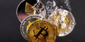 photo d illustration d archives de jetons representant les reseaux de crypto monnaies bitcoin ethereum dogecoin et ripple 20221012185721 