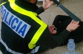 ep agenteunolos detenidosmachete utilizado