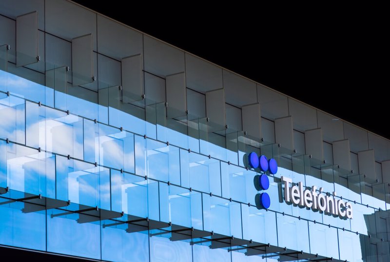 CriteriaCaixa eleva su participación en Telefónica hasta el 5%, desde el 2,69%