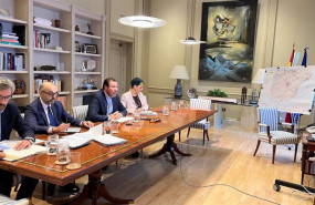 ep el ministro de transportes y movilidad sostenible oscar puente presidiendo una reunion a cuenta