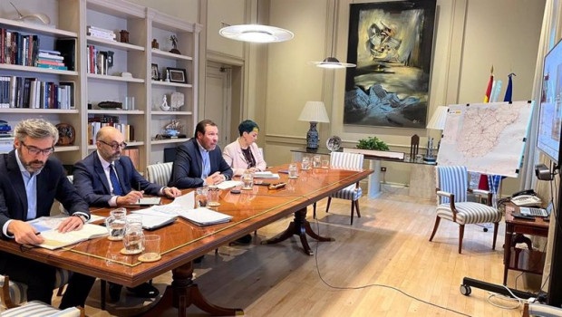 ep el ministro de transportes y movilidad sostenible oscar puente presidiendo una reunion a cuenta