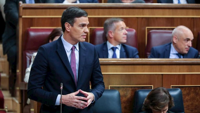 El presidente del Gobierno en funciones, Pedro Sánchez, interviene desde su escaño durante la primera sesión del debate de su investidura en la XIV Legislatura en Madrid (España), a 4 de enero de 2020. | Jesús Hellín - Europa Press ep el presidente del gobierno en funciones pedro sanchez interviene desde su escano durante la