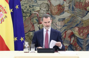 ep el rey felipe vi durante una reunion con el presidente del gobierno pedro sanchez y el comite de