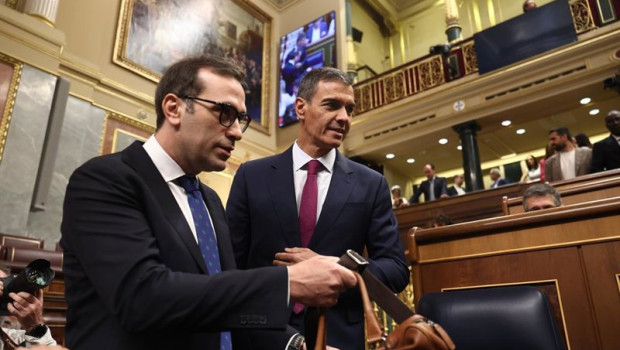 ep el vicepresidente primero y ministro de economia comercio y empresa carlos cuerpo i y el