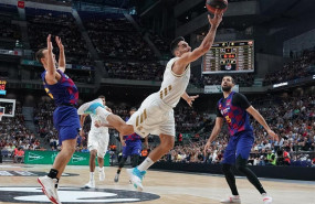 ep facundo campazzo lanza a canasta en la final de la supercopa endesa entre el real madrid y el