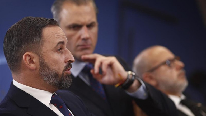 (I-D) el líder de Vox, Santiago Abascal; y el secretario general de Vox, Javier Ortega Smith; y el presidente y portavoz de la AVT (Asociación de Víctimas del Terrorismo) entre 2004 y 2008 y actual senador de Vox en Andalucía, Francisco José Alcaraz, dura | Eduardo Parra - Europa Press ep i-d lidervox santiago abascal ysecretario generalvox javier ortega smith ypresidenteportavozla avt asociacionvictimasterrorismo entre 20042008actual senadorvoxandalucia francisco jose alcaraz dura