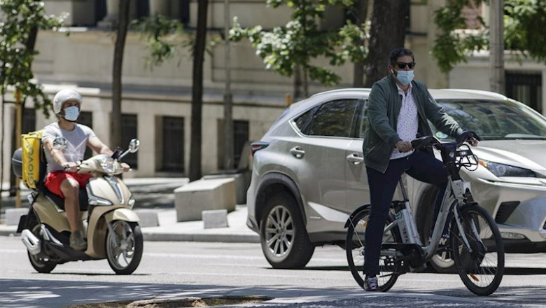 Imagen de una moto circulando por Madrid. | Eduardo Parra - Europa Press - Archivo ep imagen de una moto circulando por madrid