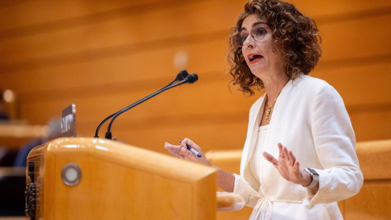 La vicepresidenta primera y ministra de Hacienda, María Jesús Montero, en el Pleno del Senado este miércoles. | Eduardo Parra - Europa Press ep la vicepresidenta primera y ministra de hacienda maria jesus montero en el pleno del senado este