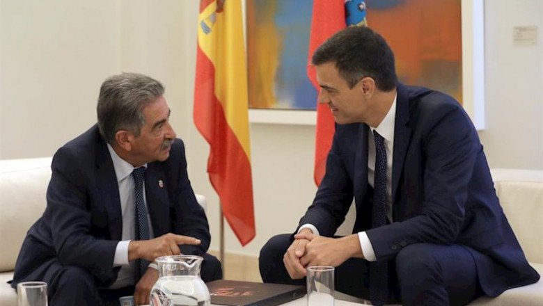 Miguel Ángel Revilla y Pedro Sánchez | GOBIWERNO CANTABRIA - Archivo ep miguel angel revilla y pedro sanchez