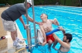 ep personadiscapacidadla piscina