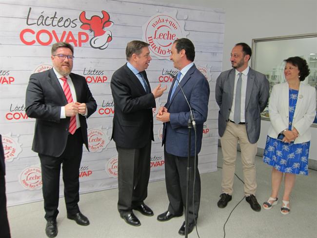 Planas habla con el presidente de Covap, entre Sanchez Haro y Gómez de Celis | EUROPA PRESS ep planas hablapresidentecovap entre sanchez harogomezcelis