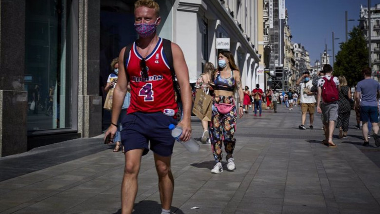 ep un hombre camina por la gran via ep un hombre camina por la gran via