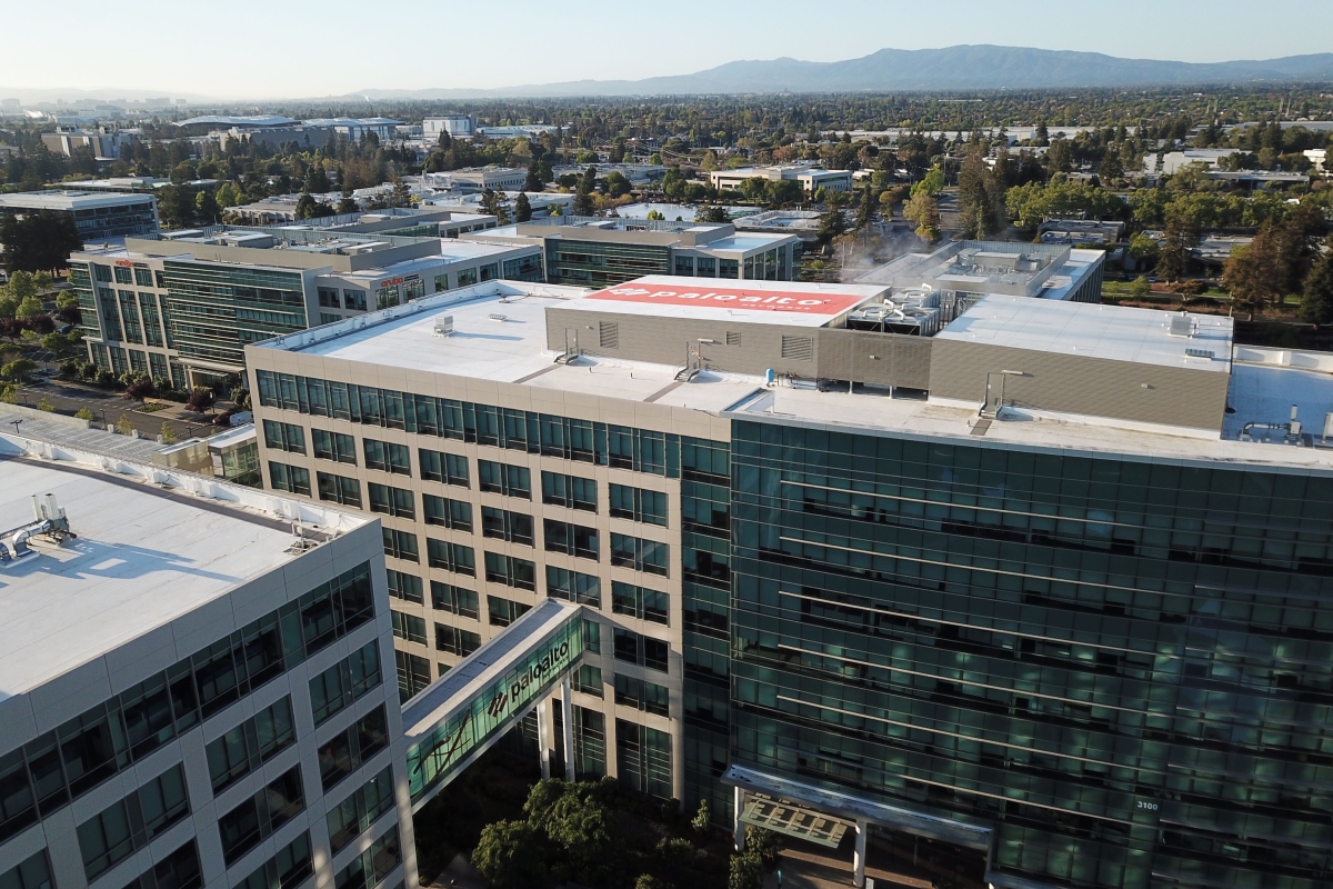 Palo Alto se desploma: recorta previsiones y anuncia un cambio de estrategia