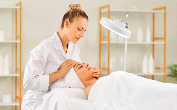 tecnico medio en estetica y belleza formacion universitaria