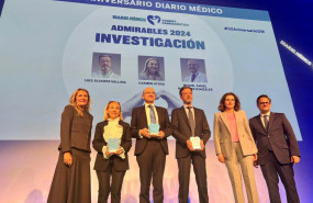 2024 05 22 la dra ayusoen el momento de recoger el premio 