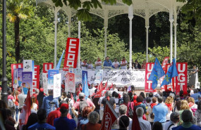 ep archivo   foto de archivo de varias personas en un mitin de los sindicatos ugt y ccoo por el dia