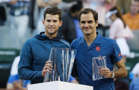 ep dominic thiem posa junto a roger federer con sus trofeos en indian wells 2019