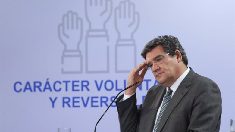 El ministro de Seguridad Social y Migraciones, José Luis Escrivá, comparece este mates en rueda de prensa posterior al Consejo de Ministros. | Pool ep el ministro de seguridad social y migraciones jose luis escriva comparece este mates en rueda de