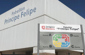 ep el pabellon principe felipe de zaragoza con el rotulo y el cartel de ubicacion