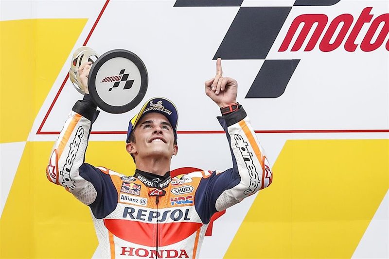 ep el piloto de motogp marc marquez repsol honda tras su victoria en el gp de malasia 2019
