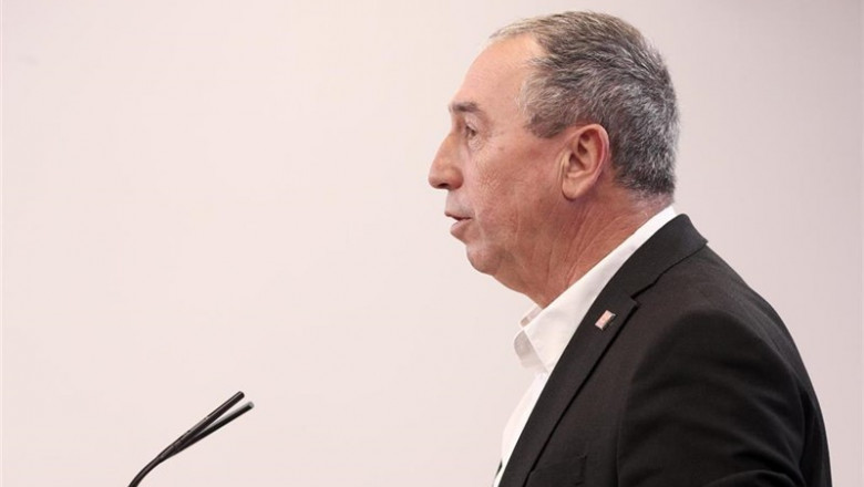 El portavoz de Compromís en el Congreso, Joan Baldoví, ofrece una rueda de prensa posterior a su reunión con el Rey para proponer candidato a la Presidencia del Gobierno, en el Congreso de los Diputados, Madrid, a 16 de septiembre de 2019. | Eduardo Parra - Europa Press ep el portavoz de compromis en el congreso joan baldovi ofrece una rueda de prensa posterior a su